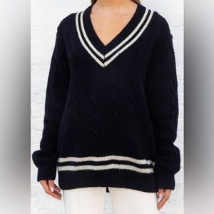 OVERSIZED NAVY BRANDY MELVILLE SWEATER